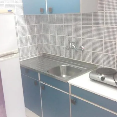 With One Bedroom In Alvor With Wonderful City View And Wifi 100 M From The Beach Apartmán Portimão