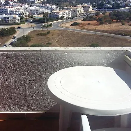 With One Bedroom In Alvor With Wonderful City View And Wifi 100 M From The Beach *